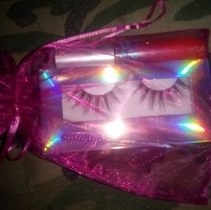 Eyelashes/Spoolie & Two-tone LipGloss 3 Piece Set